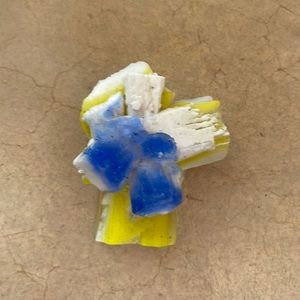 Resin pin in cross shape